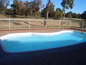 Golf View Motel 3*